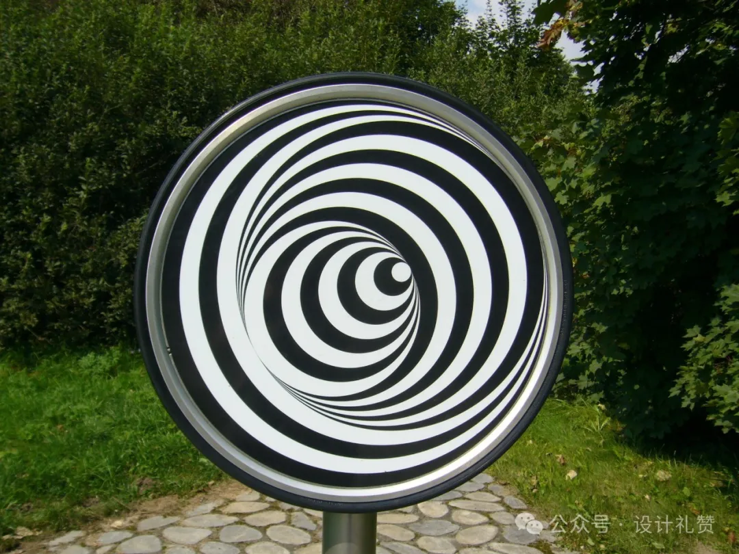 http://public.shejidedao.com/4aa57b3ff7b14093a99cd29905d74eee.png