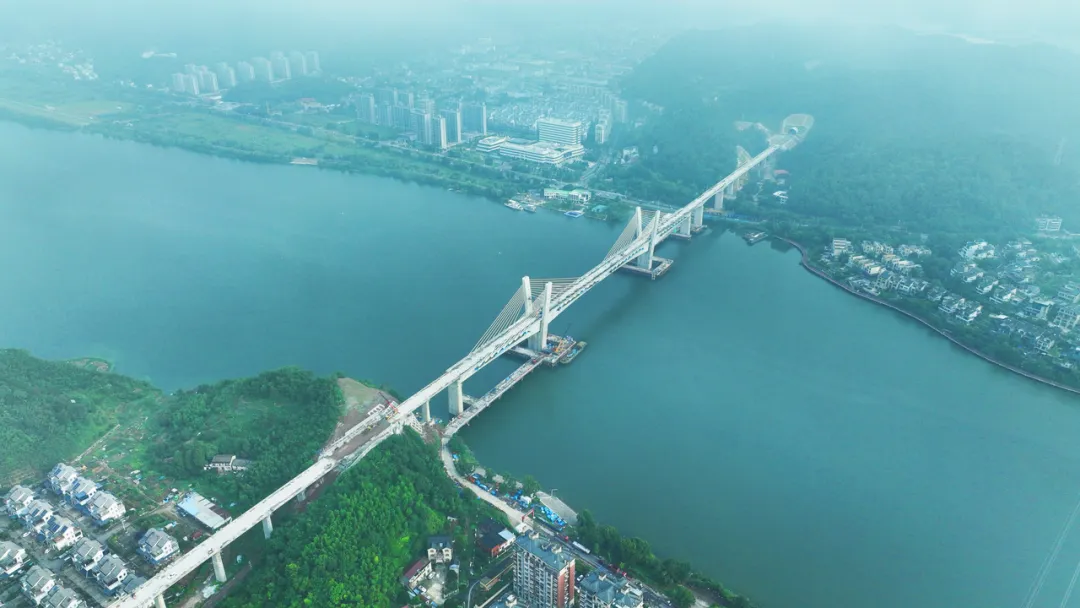 省交通集团上半年投资营收双增长 重大项目创新平台建设成果显著 - 图片 3