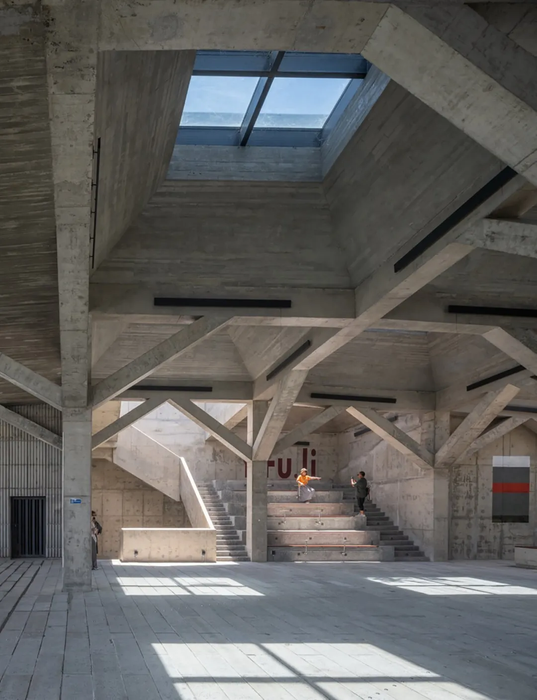 上海临港滴水湖一号码头竟用地景化设计变出滨水活力场 - 图片 5