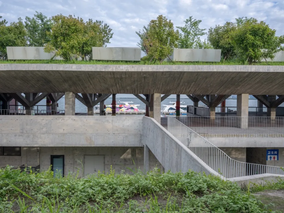 上海临港滴水湖一号码头竟用地景化设计变出滨水活力场 - 图片 17