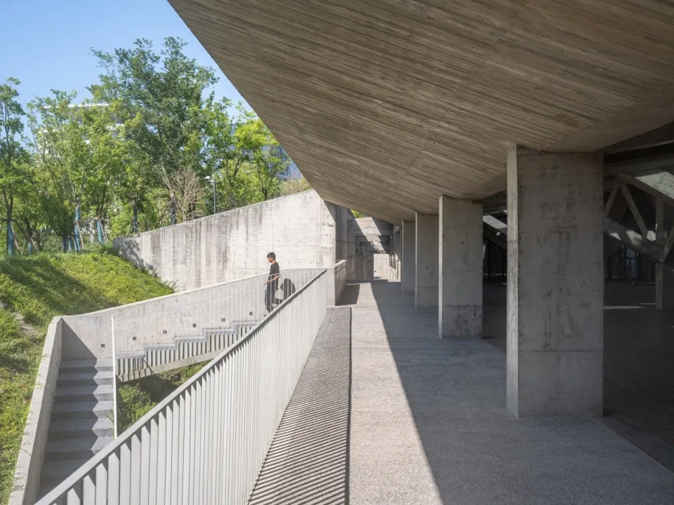 上海临港滴水湖一号码头竟用地景化设计变出滨水活力场 - 图片 18