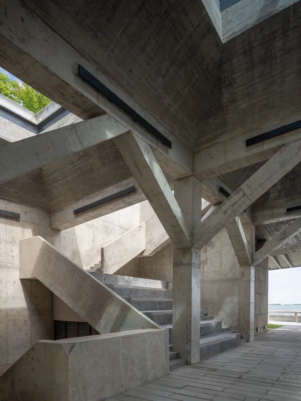 上海临港滴水湖一号码头竟用地景化设计变出滨水活力场 - 图片 40