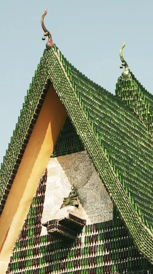 泰国僧侣用150万酒瓶建世界最大“百万瓶寺”成环保典范 - 图片 12