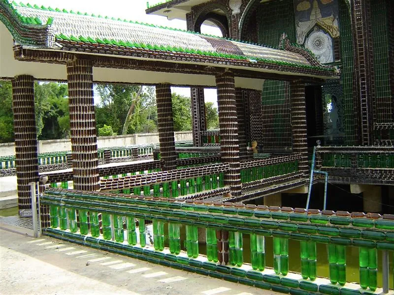 泰国僧侣用150万酒瓶建世界最大“百万瓶寺”成环保典范 - 图片 16