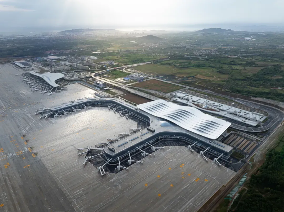 烟台T2入2025凡尔赛奖最美机场，中国新机场玩设计 - 图片 7