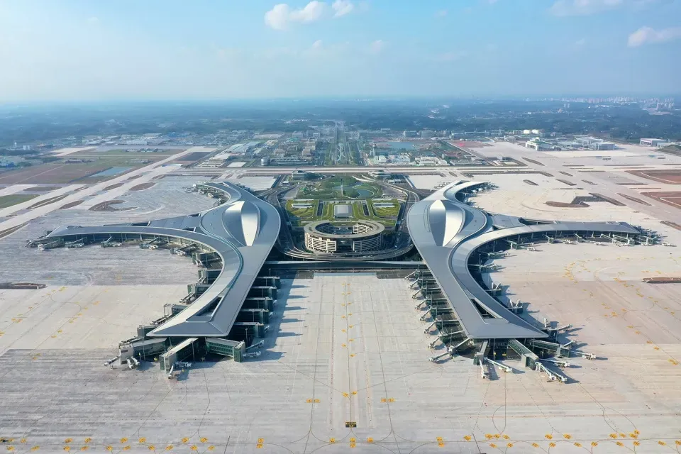 烟台T2入2025凡尔赛奖最美机场，中国新机场玩设计 - 图片 17