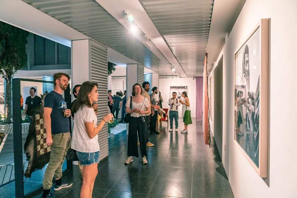 墨西哥Galería NN画廊设计案例：建筑退为艺术配角造文化生态 - 图片 6
