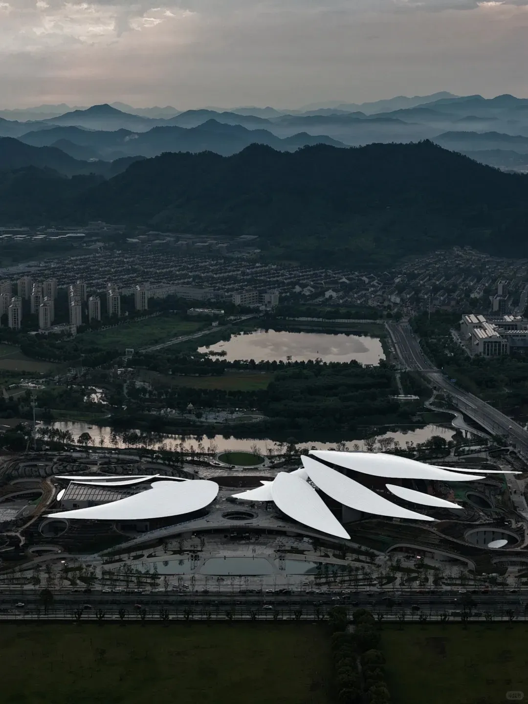 马岩松安吉大剧院：设计师必看的自然文化功能空间参考 - 图片 8