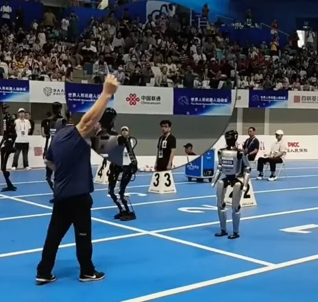 首届人形机器人运动会“失控”，给设计师智能空间新启发 - 图片 8