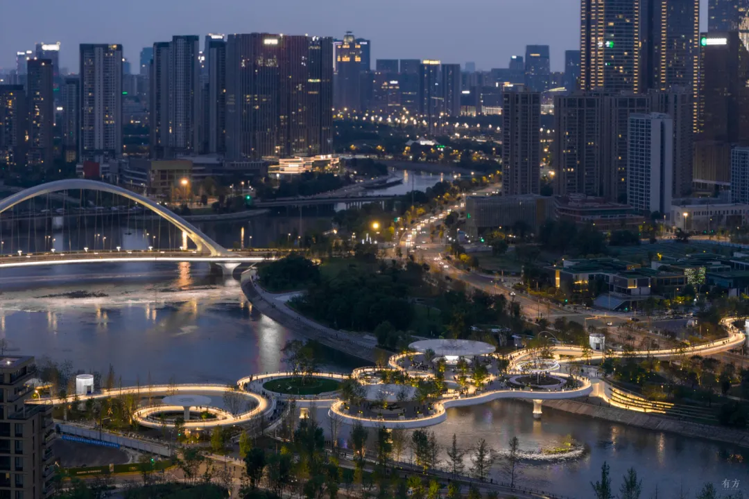 昱道景观破解三难打造成都交子人行桥全时共享桥面公园 - 图片 5
