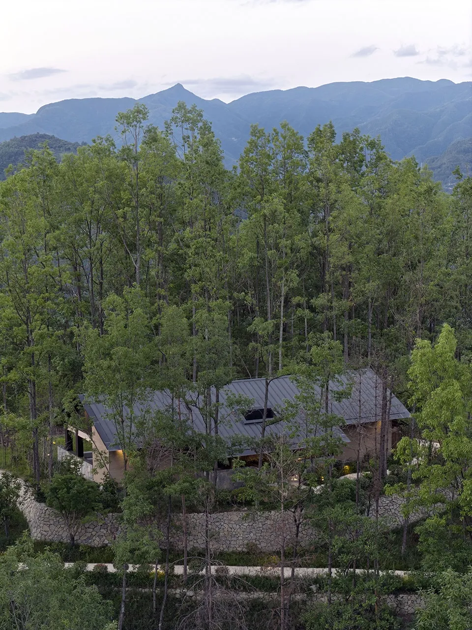 用中国山水画审美打造山地民宿自然融合设计 - 图片 7
