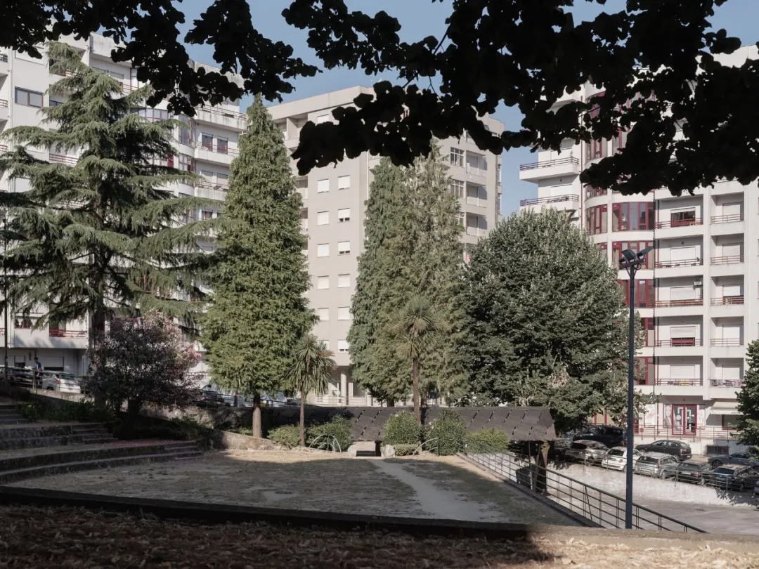葡萄牙布拉加Atlas项目：废墟加建木质穹顶变社区中心 - 图片 5