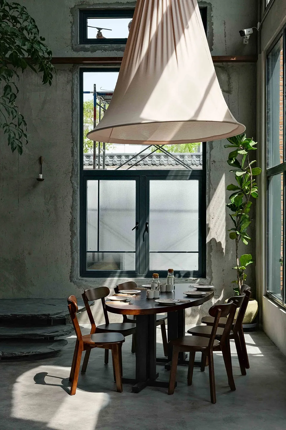 淮安“芬芳aroma”餐厅空间设计：新旧材料+光影玩出花 - 图片 5