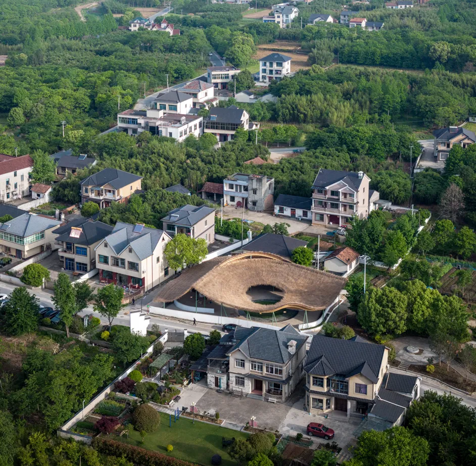 杭州青山村市场改造：竹+钢打破廉价材料难成好建筑偏见 - 图片 9