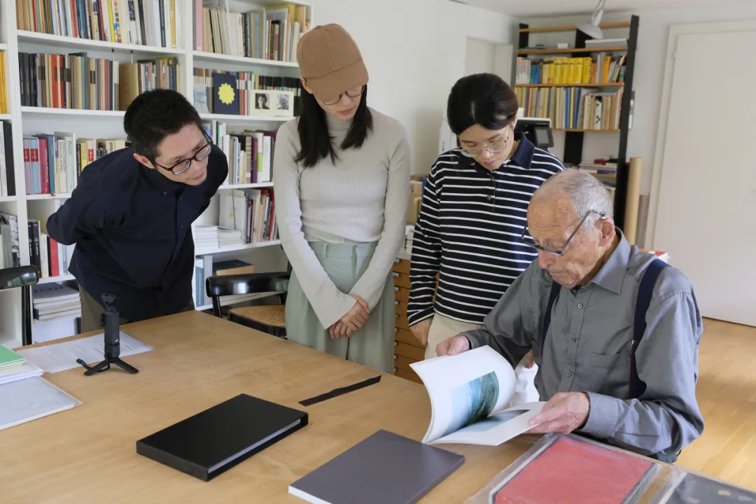 2025年11月杭州将办霍胡利设计六十年展 同步《字传》中文版 - 图片 7