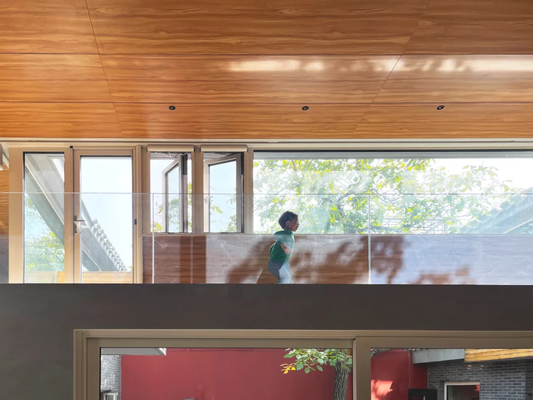 北京胡同200㎡年轻夫妇老宅改造:漏风房改成能聚会的胡同家 - 图片 8