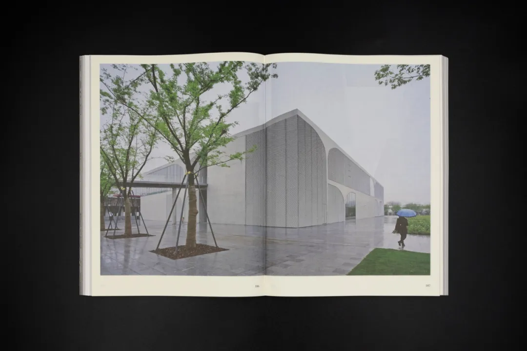 《龙美术馆西岸馆》书籍揭秘工业遗产改造设计密码 - 图片 7