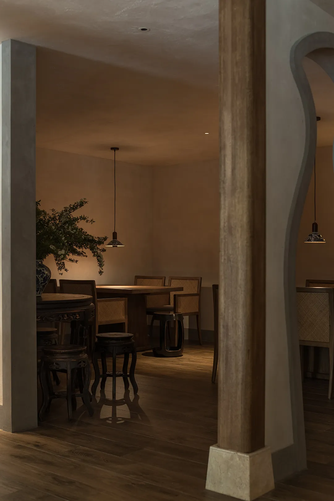 成都“且芳香”川菜餐厅用“四水归堂”设计雅俗共融 - 图片 7