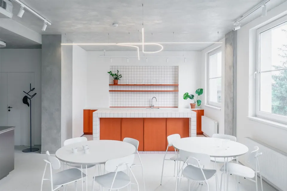 Studio COSMO改老牌土木公司员工区 融原始建筑与品牌 - 图片 5