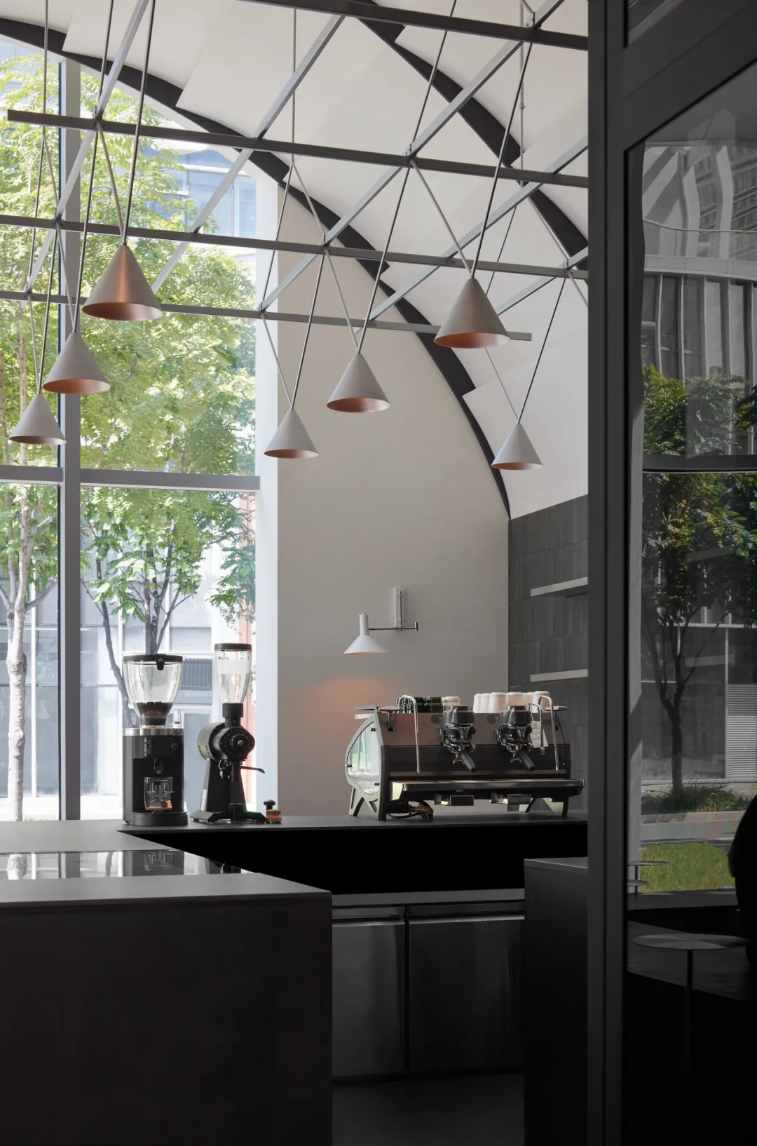 萧光青“仰山喜马拉雅”咖啡馆用黑白工业风破咖啡审美固化 - 图片 9