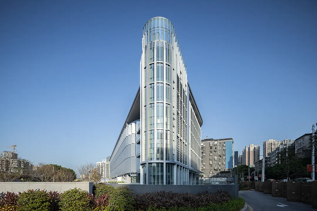 老城区公交站升级低碳复合枢纽！广州中山八路设计案例 - 图片 6