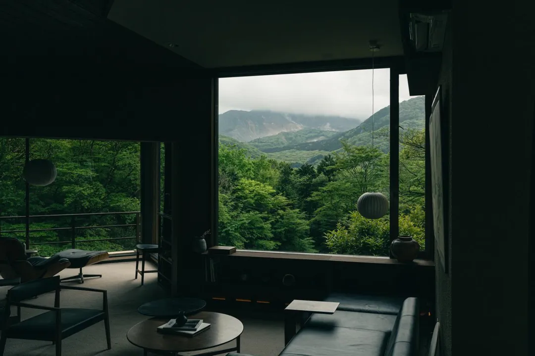 末松優一的民宿改造：现代主义如何“融入”自然？ - 图片 9