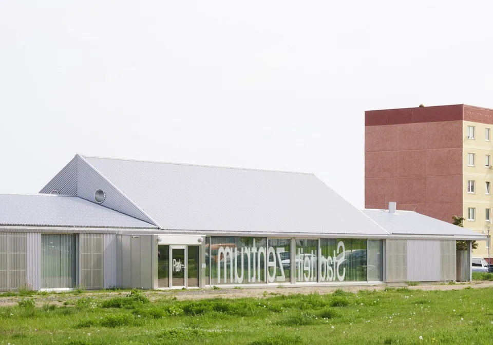 不用高科技？欧洲这所学校社区中心设计靠“低技术”火了 - 图片 5