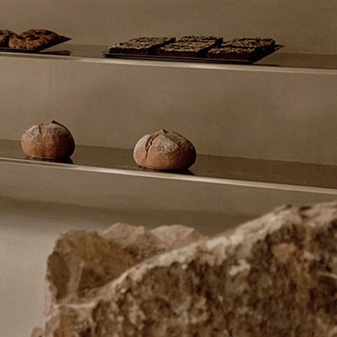 西班牙FUBA烘焙坊:原初洞穴与未来不锈钢的健康设计 - 图片 6