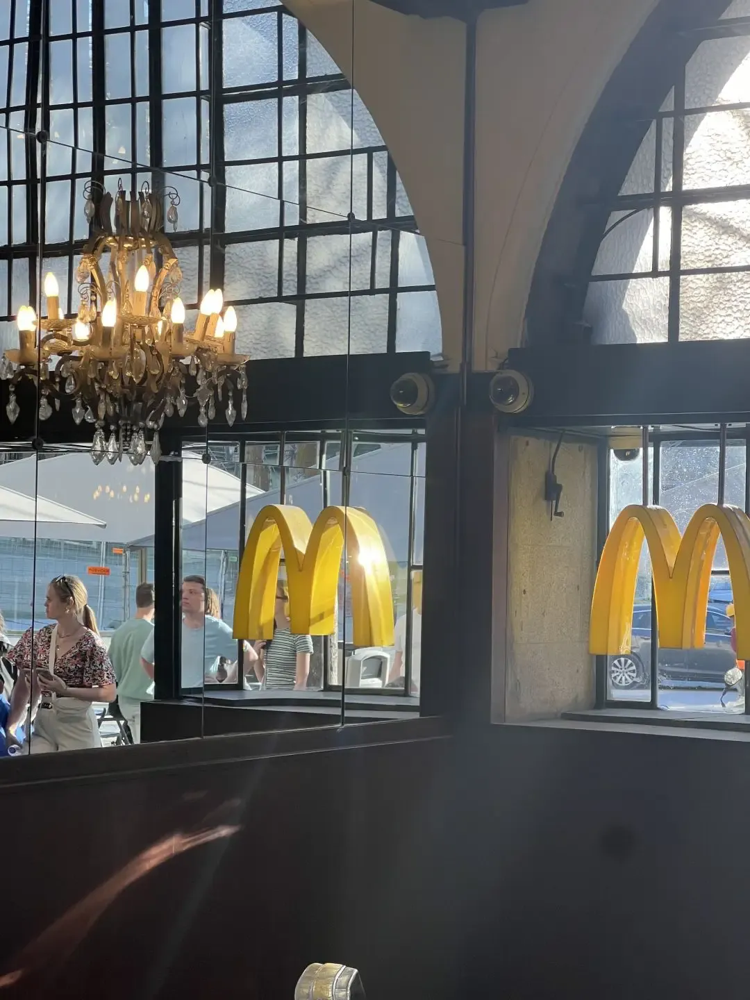 麦当劳居然用4家店把快餐空间设计玩出商业+文化花样 - 图片 9