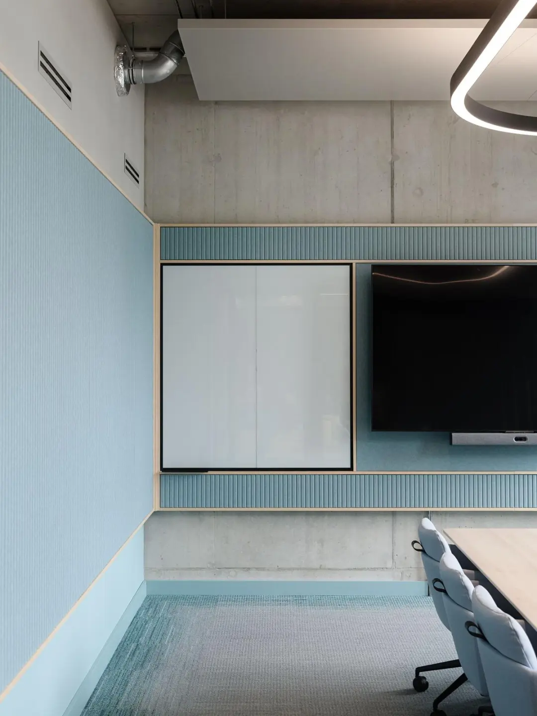 Kinzo为慕尼黑软件公司造办公空间，将巴伐利亚地域特色与现代办公美学巧妙融合 - 图片 7