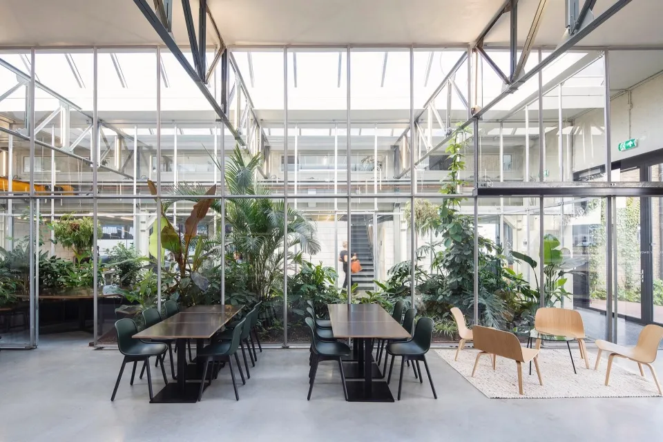 Joolz旧机器厂：“积极设计”改工业遗产办公空间 - 图片 5