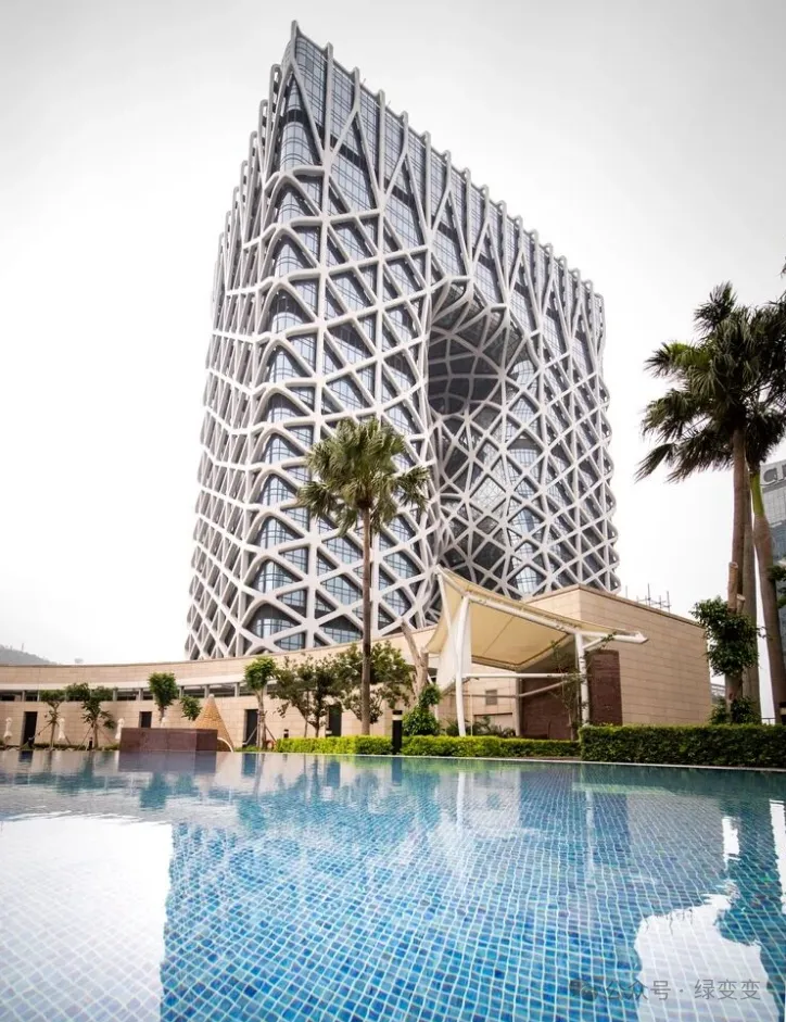 赌王何鸿燊之子！投资65亿！盖了160米高的七星酒店！而且还是扎哈的遗作！ - 图片 6