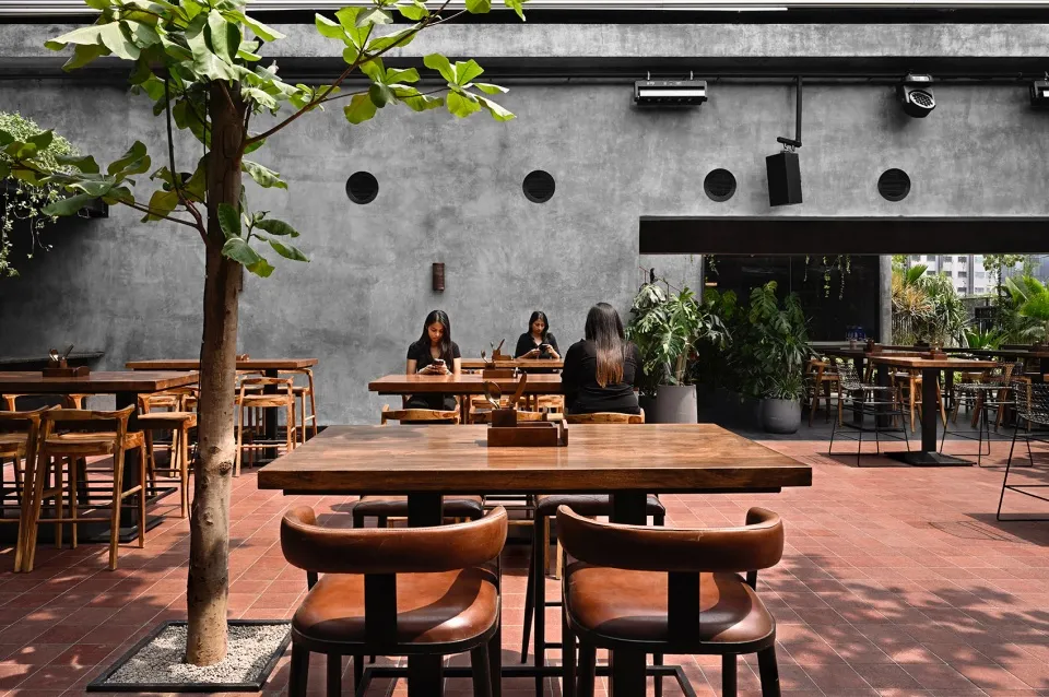 23 Degrees设计海得拉巴“空白画布”餐厅成IT人音乐绿洲 - 图片 5