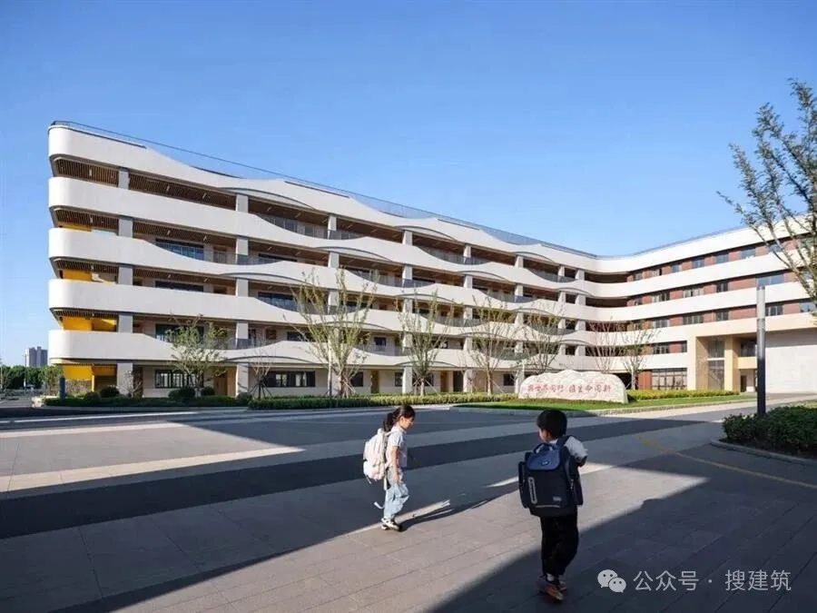 无锡世新实验学校以彩虹符号打造校园空间 - 图片 8