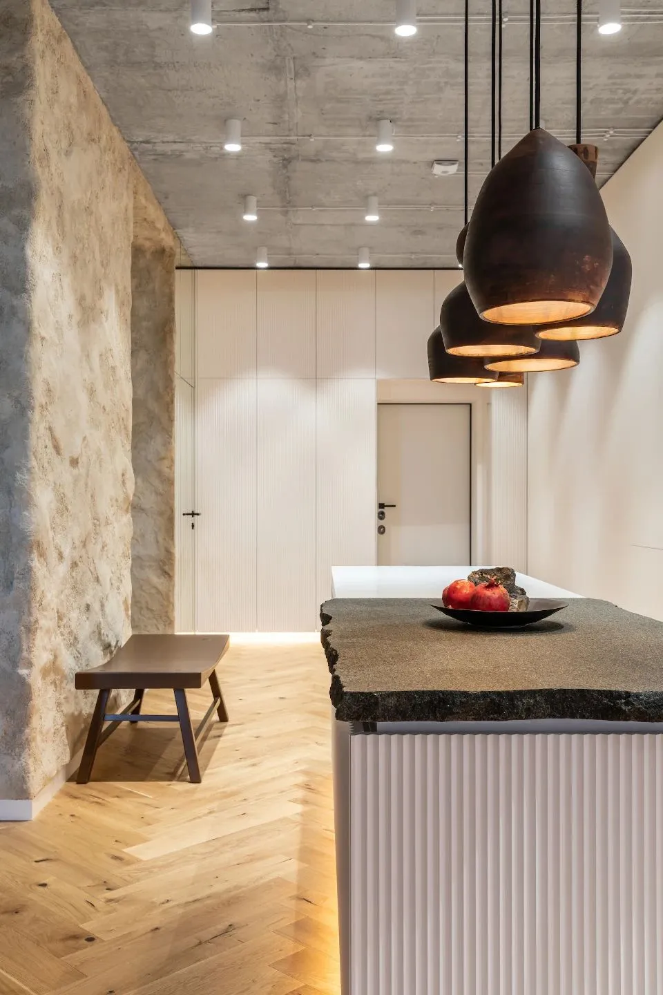 天然材质侘寂公寓设计案例：现代与自然的碰撞 - 图片 7