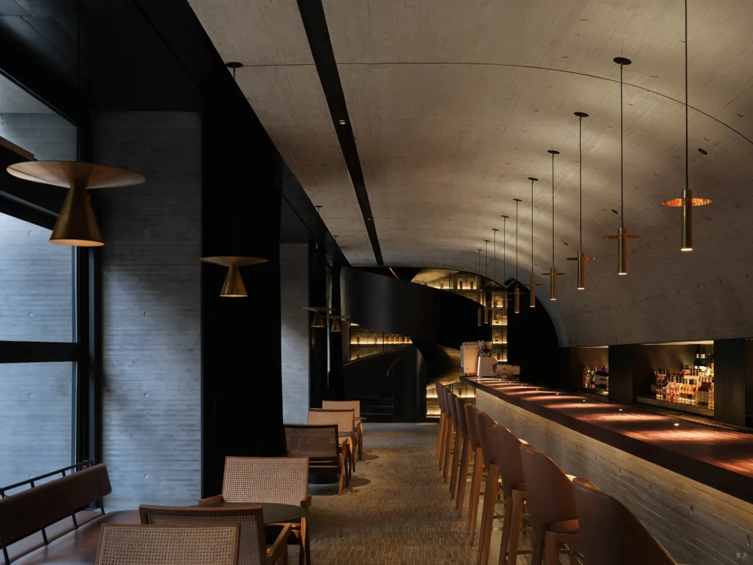 太原首家收藏级威士忌酒吧改造：混凝土分层破裙楼限制 - 图片 9