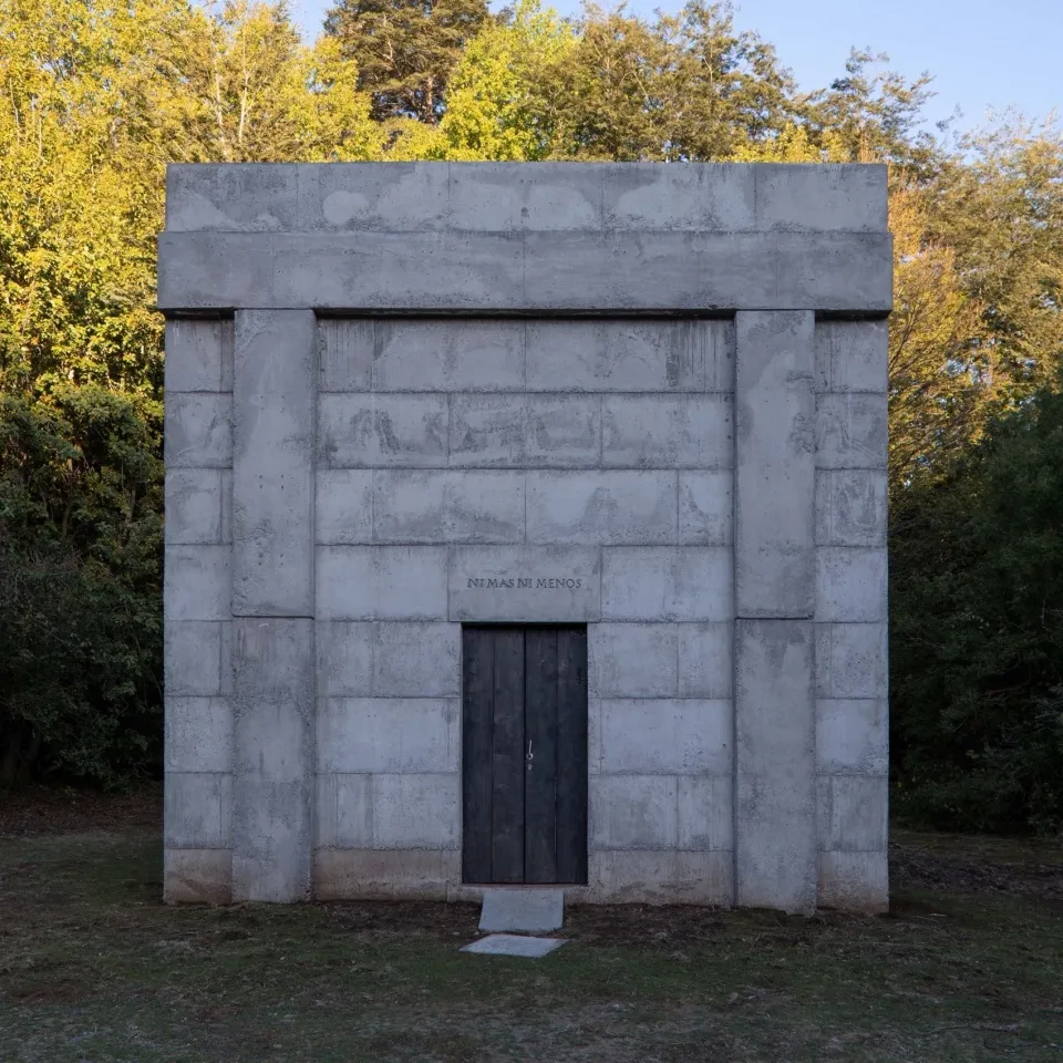 Pezo在智利设计“蜂王”蜂蜜装置，矛盾形式兼顾仪式与实用 - 图片 6