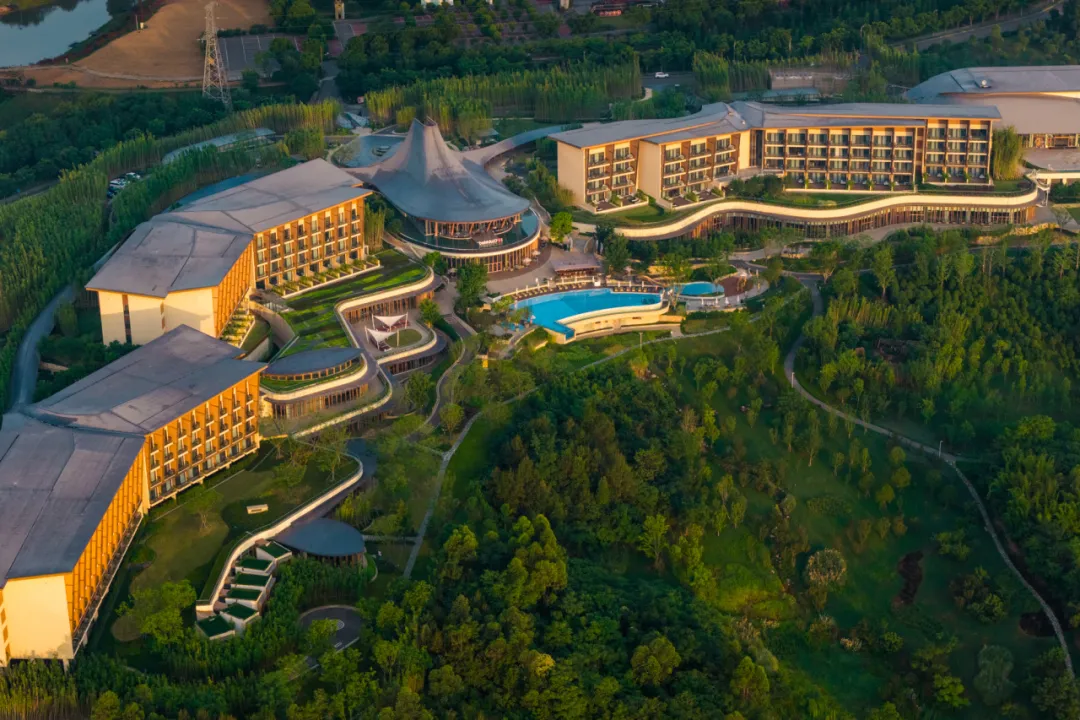 Club Med破“度假必远游”：双场景+四大圈层造日常法式度假 - 图片 5