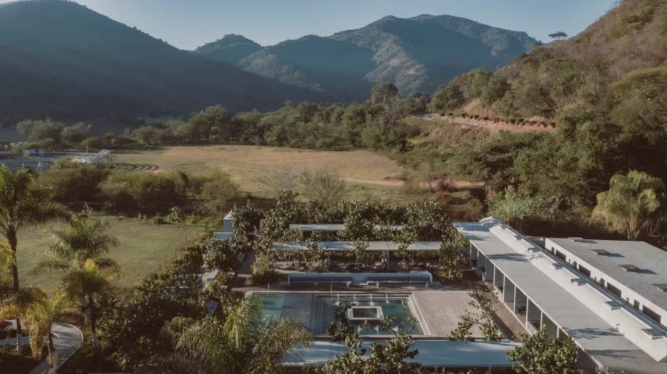 墨西哥热泉花园用几何与自然材料造仪式化温泉空间 - 图片 6