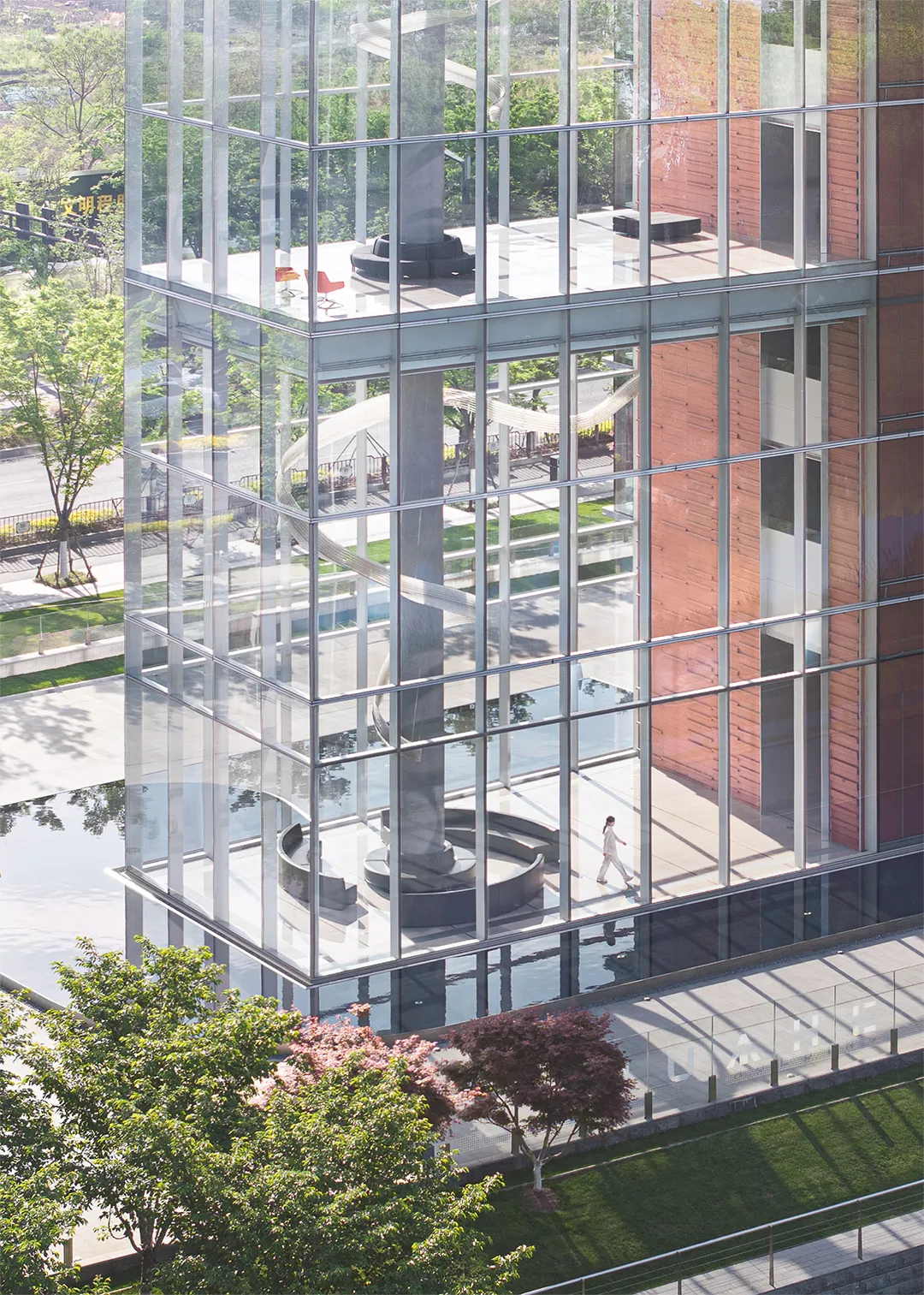 杭州华和总部大楼用三策略破狭长场地困局造互动办公空间 - 图片 8