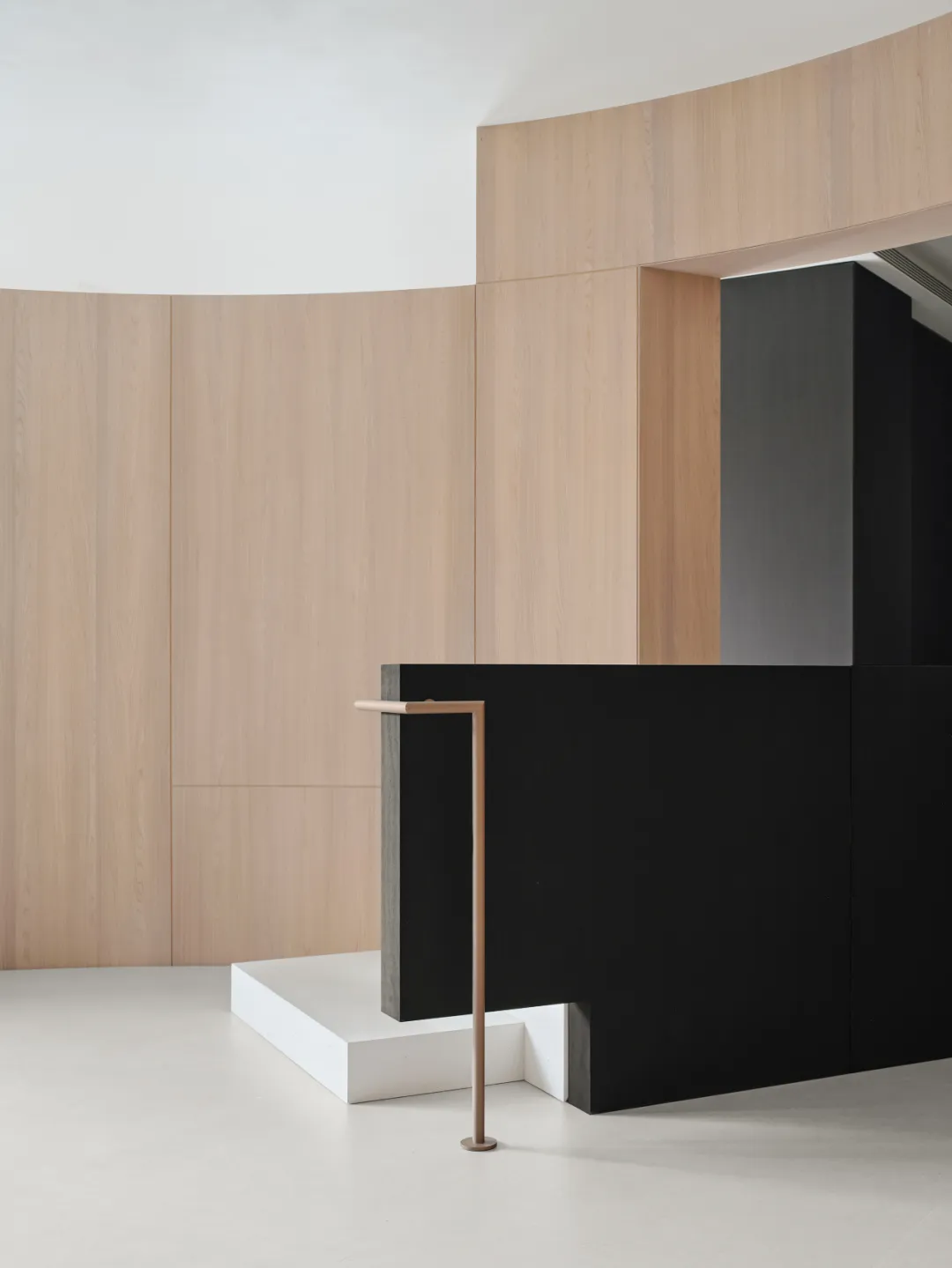 温州临街木作展厅设计：颠覆传统以材料本质重构空间 - 图片 5