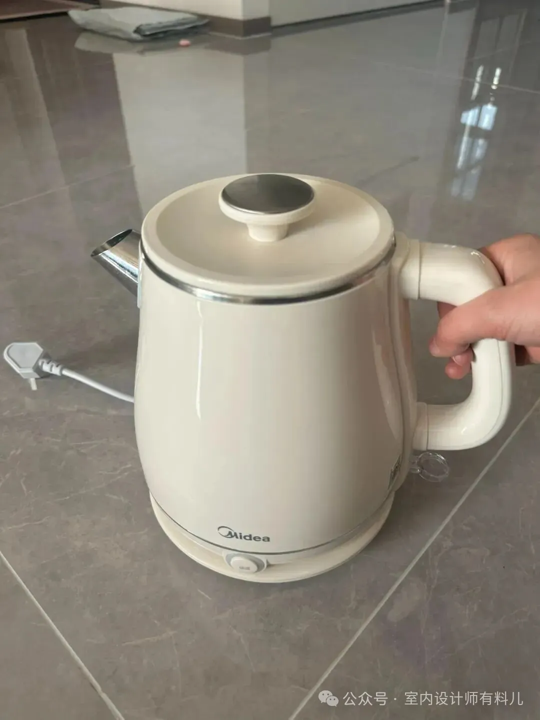 不锈钢从“冷硬嫌弃款”逆袭成厨房设计实用高手 - 图片 7