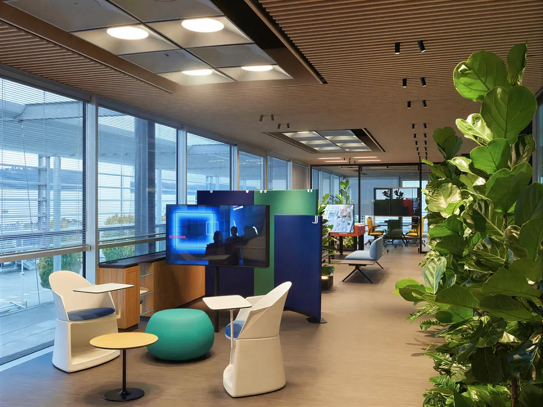 意大利iGuzzini总部“光之思维空间”办公设计案例 - 图片 8