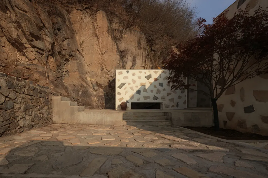 北京这家山野民宿竟用“漂浮白盒”对话青山 - 图片 5