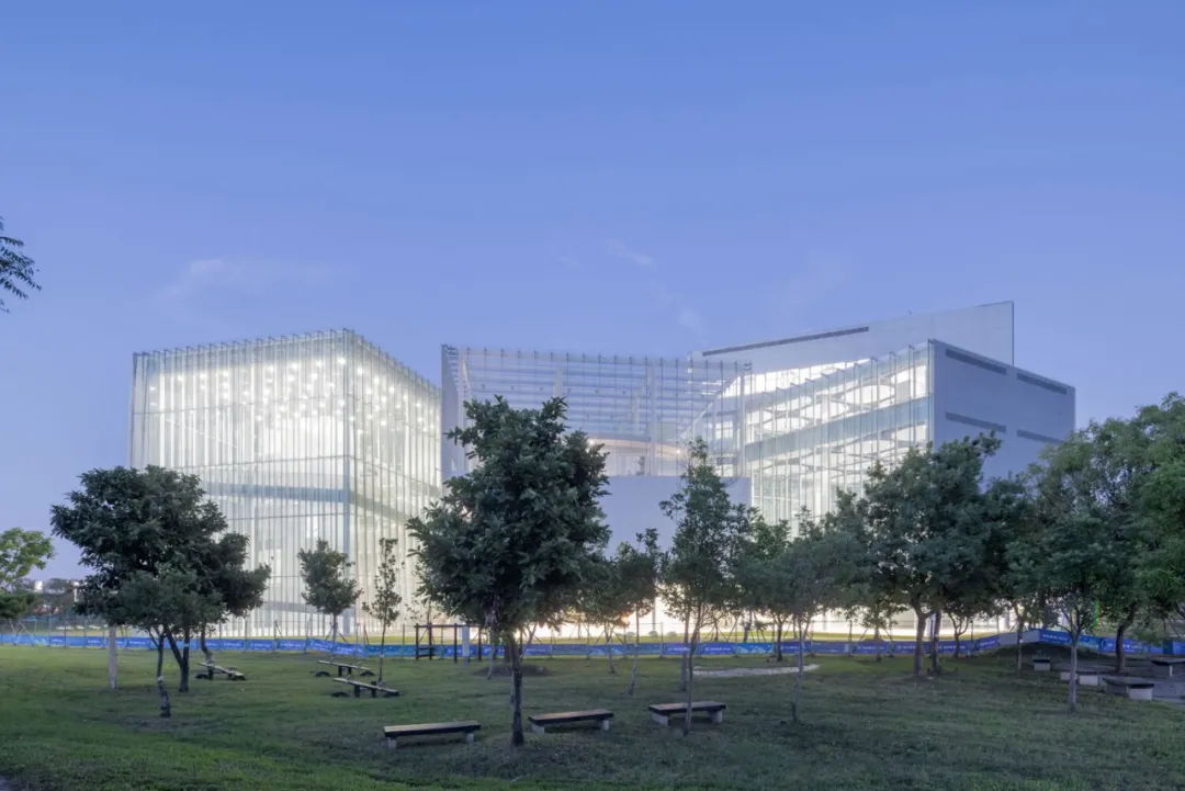 SANAA设计台中绿美图开放 公园里的图书馆森林里的美术馆 - 图片 6