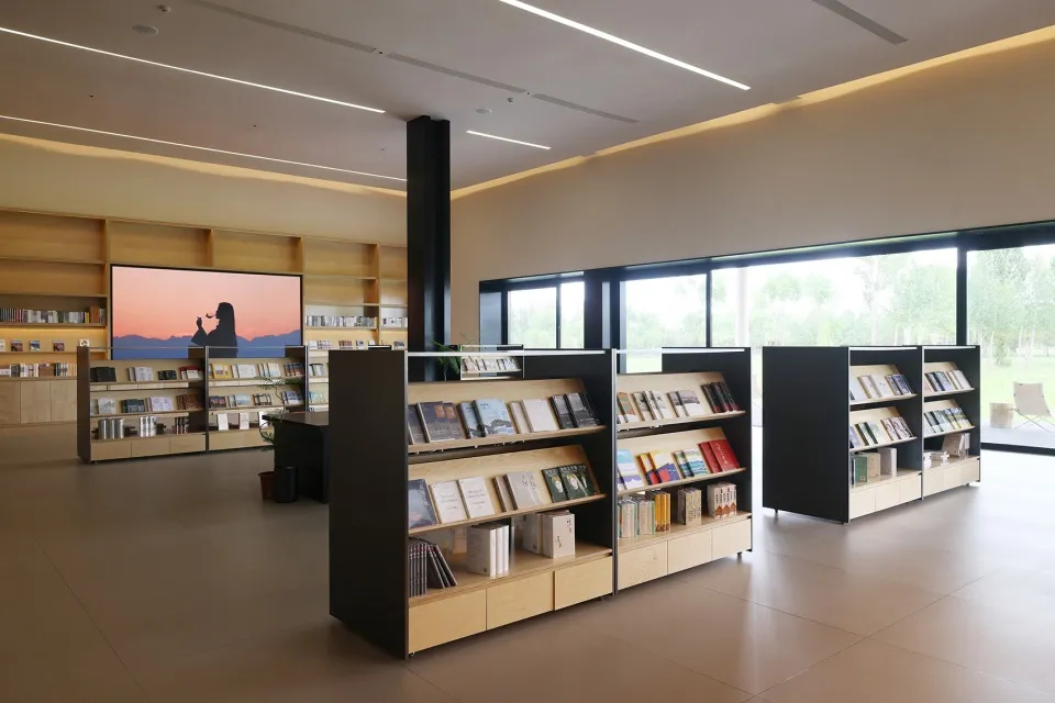 杭州观堂设计鄂尔多斯“空山九帖”书店，草原沙漠里的复合文化空间 - 图片 6