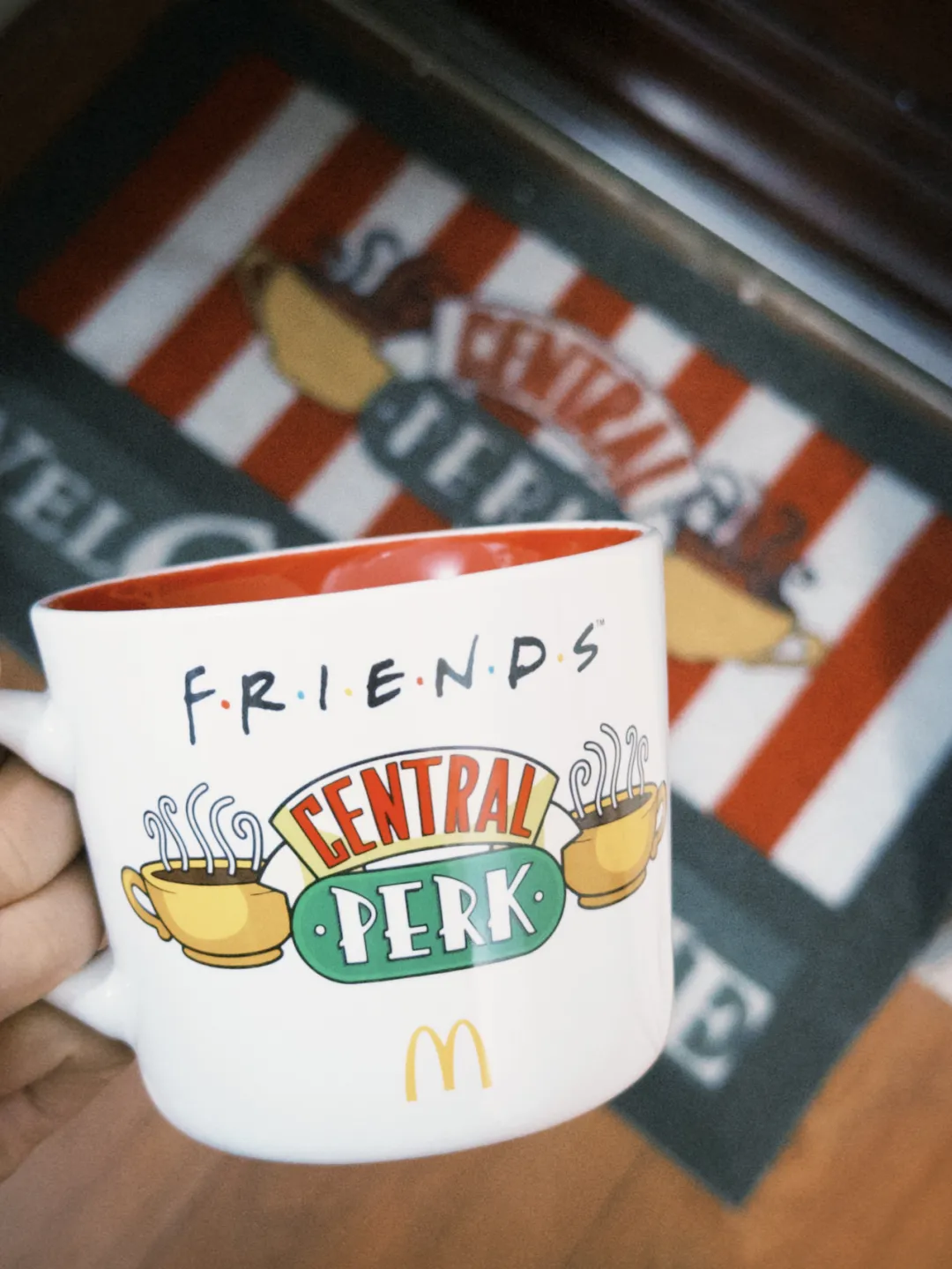麦当劳联名老友记30周年，设计师该懂的符号心理法 - 图片 8