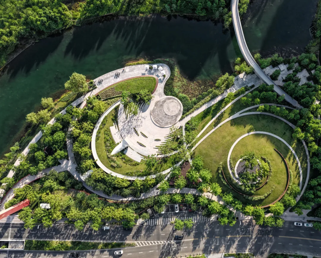 麓湖漩涡公园咖啡厅改造：MUDA慕达让建筑“消隐”成共享空间 - 图片 7