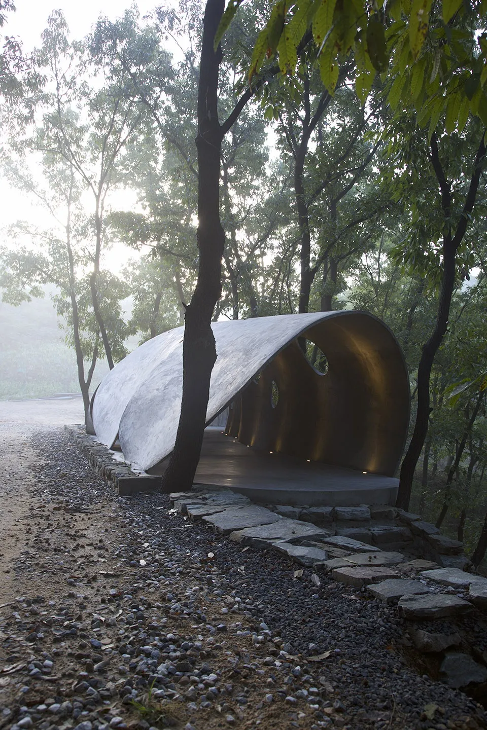 孔祥伟工作室在九仙山造“卷纸腔体”卧虎藏龙美术馆 - 图片 6