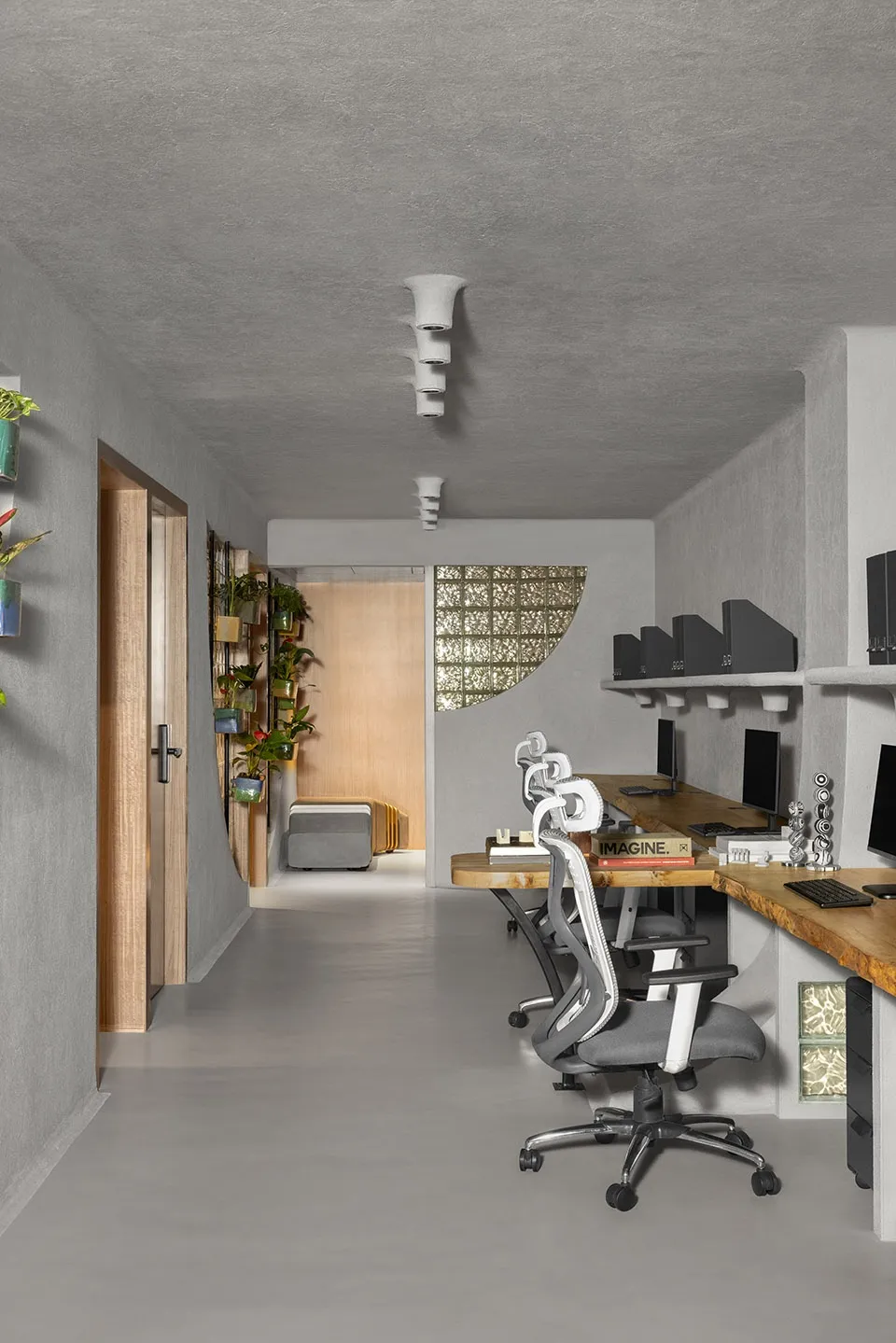 加尔各答Seamless办公空间靠原始材料玩出极简温度感 - 图片 5